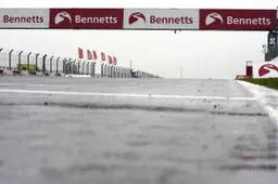 Diluvio a Donington, gare del BSB posticipate a domani