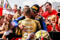 Superbike, Razgatlioglu: "Sembra che Bautista guidi una MotoGP"