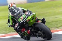 Superbike Donington: Jonathan Rea pole con record, Bautista a terra