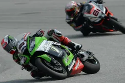 Superbike: si torna in pista a Jerez, Rea verso il titolo