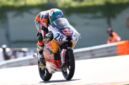 Red Bull Rookies Cup, Sachsenring: La prima pole di Matteo Bertelle