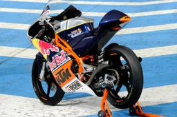 Red Bull Rookies Cup: la KTM RC 250 R RBR, la moto del campionato
