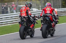 BSB Brands Hatch Gara 2: Brookes vince, Redding a +14