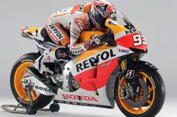 Repsol Honda Team 2013: le foto ufficiali con Pedrosa e Marquez