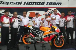 MotoGP: presentato a Jakarta il Repsol Honda Team 2016