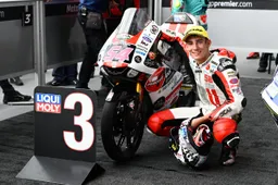 Moto3: Riccardo Rossi torna sul podio, raggio di sole per il team SIC58