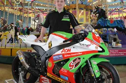 Road Racing: Michael Dunlop all'esordio con la Kawasaki ZX-10R