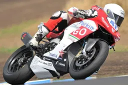 Supersport: Sofuoglu subito al top a Phillip Island, bene la MV