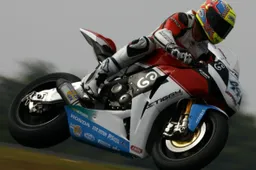 Superbike Phillip Island: Roberto Rolfo a punti in Gara 1