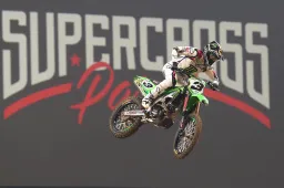 MXGP: Romain Febvre operato dopo l'incidente al Supercross di Parigi