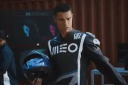 Ai calciatori è proibito andare in moto ma ai piloti non lo è giocare a calcio