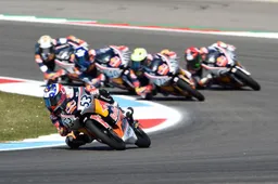 Red Bull Rookies Cup, Sachsenring, Gara 1: Vittoria di Deniz Öncü, a podio il gemello Can e Yamanaka