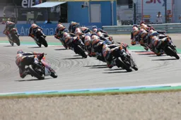 Red Bull Rookies Cup: Giro di boa al Sachsenring