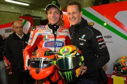 Misano, circuito magico: Michael Schumacher in moto e Valentino Rossi in auto