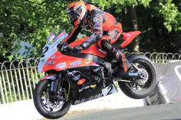 Tourist Trophy: le gare di Senior e Lightweight TT posticipate di un'ora