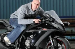 Tourist Trophy: Ryan Farquhar ritira la Kawasaki ZX-10R 2011