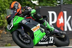 Tourist Trophy: Kawasaki ritorna sul podio al Senior TT con Ryan Farquhar