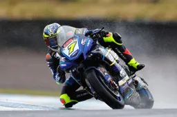 Ryan Vickers mago del bagnato: pole nel British Superbike a Snetterton