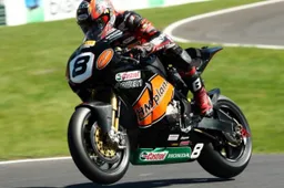 BSB Cadwell Park Gara 1: Ryuichi Kiyonari torna alla vittoria