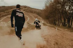 "THE RIDE ACADEMY Alex Salvini Signed", il progetto del campione Enduro