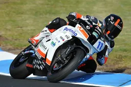 Supersport: Sam Lowes grande protagonista in Australia