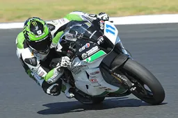 Supersport Donington Prove 1: Sam Lowes parte bene ed è 1°