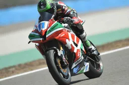 Supersport Istanbul Warm Up: sempre Lowes Vs Sofuoglu