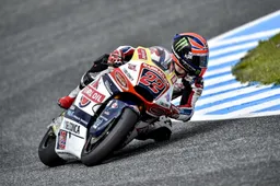 Moto2 Jerez Warm Up: Sam Lowes primo con caduta