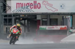 CIV Superbike, Gara 2: Lorenzo Savadori vince, Michele Pirro tricolore