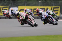 Superbike Donington: Toprak sprint ammazza record, Bautista e Rea arresi