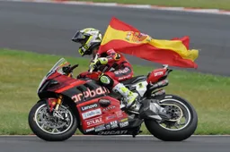 Superbike Donington: Bautista si riprende lo scettro, che podio Petrucci!