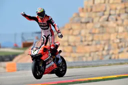 SBK Aragon Ducati fa il vuoto, doppietta Chaz Davies