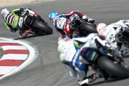 Superbike 2013, l'offerta Mediaset: prove, qualifiche, superpole e gare, tutto in diretta!