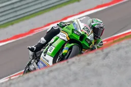 Superbike Cremona, Prove 2: Alex Lowes nel mirino di Danilo Petrucci