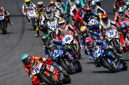 Supersport Estoril: Manzi leone in gara 2, il terzo incomodo gode