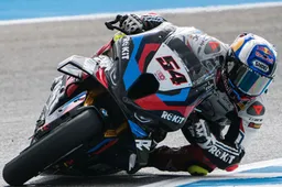 Superbike Jerez: Toprak vs Bulega, l'ultimo duello sfuma sul più bello