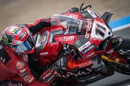 Superbike Jerez: Bulega distruggi record, poker Superpole pazzesco