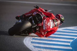 Superbike Jerez: Bulega sprint imperiale, ora Toprak insegue