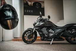 Benda punta forte sull'ibrido: la 350 con le prestazioni di una 500