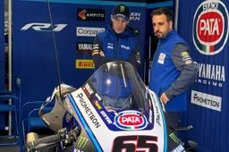 Superbike: Jonathan Rea naviga  fra i dubbi con lo guardo spento