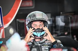 Moto2, Barcellona: Marcel Schrötter in evidenza nelle ventose FP2