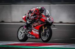 Superbike, Scott Redding all'assalto di Jonathan Rea: "Posso solo vincere"