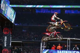 Arlington da urlo: Cooper Webb batte in volata Ken Roczen