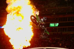 Supercross Nashville: Eli Tomac riapre i giochi