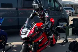 Edoardo Colombi debutta con la Ducati V2 aspettando il British Supersport 2025