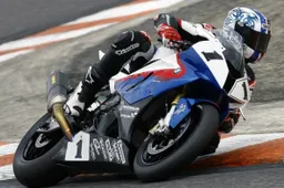 FSBK: BMW subito sul podio all'esordio nel campionato