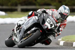 North West 200: evacuato il paddock, allarme sicurezza al "Triangle"