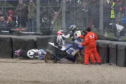 Alastair Seeley perde la testa, scazzottata con Alex Olsen nel BSB (video)