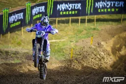 MXGP: Yamaha imbattibili nel GP a Loket, Guadagnini in top ten