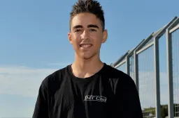 Moto2: Sam Lowes fermo per due GP, debutta Senna Agius